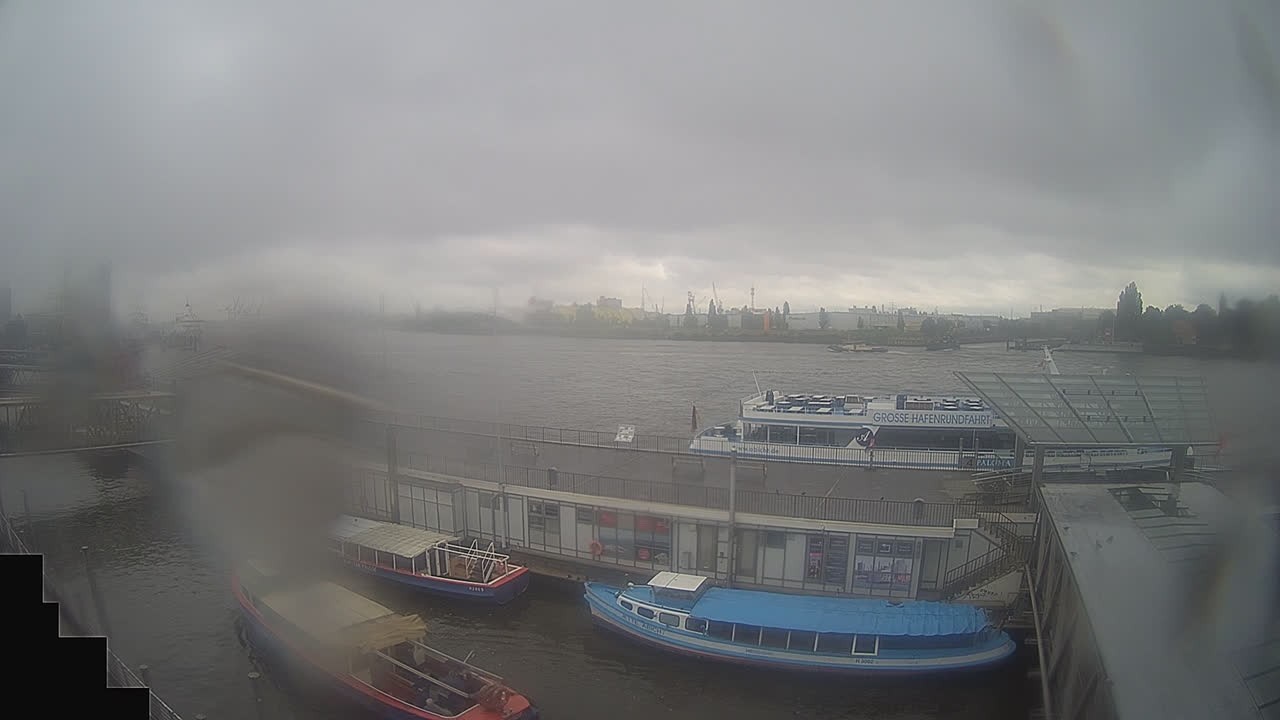 Archiv Foto Webcam Hamburg: Landungsbrücken