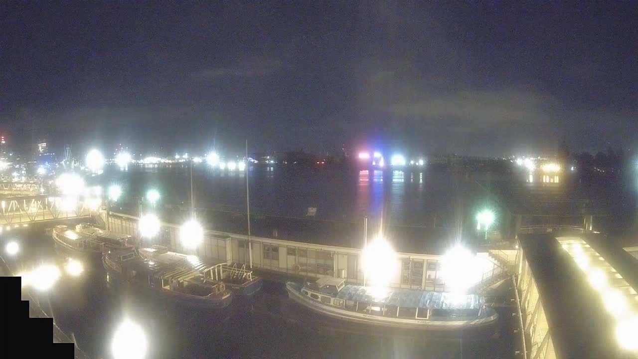 Archiv Foto Webcam Hamburg: Landungsbrücken