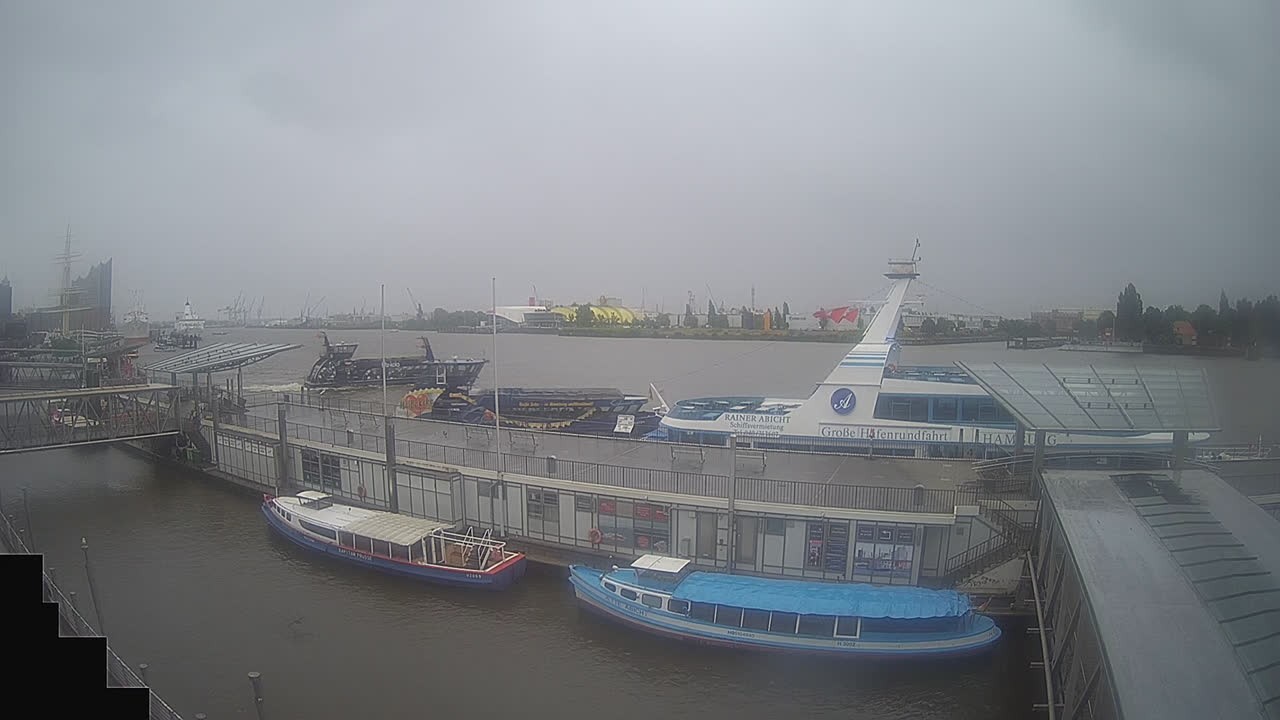Archiv Foto Webcam Hamburg: Landungsbrücken