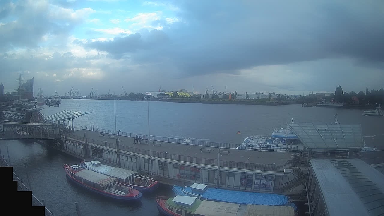 Archiv Foto Webcam Hamburg: Landungsbrücken