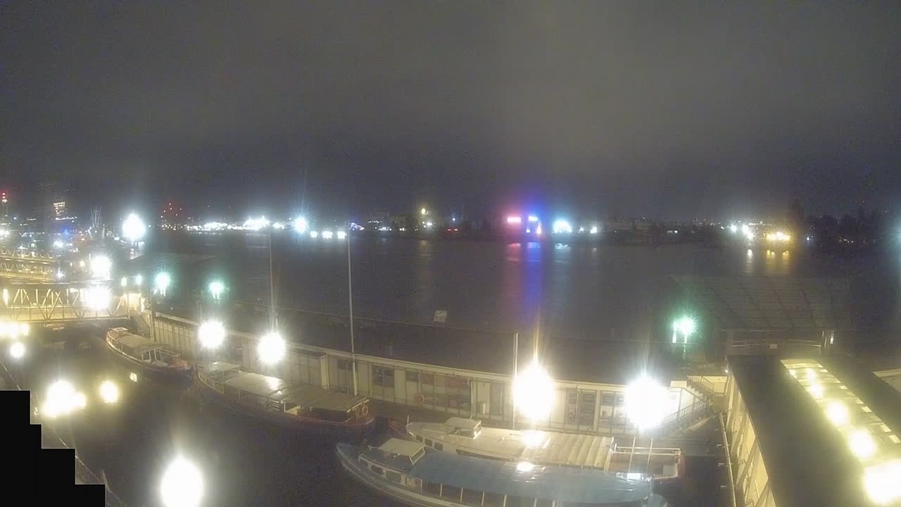 Archiv Foto Webcam Hamburg: Landungsbrücken