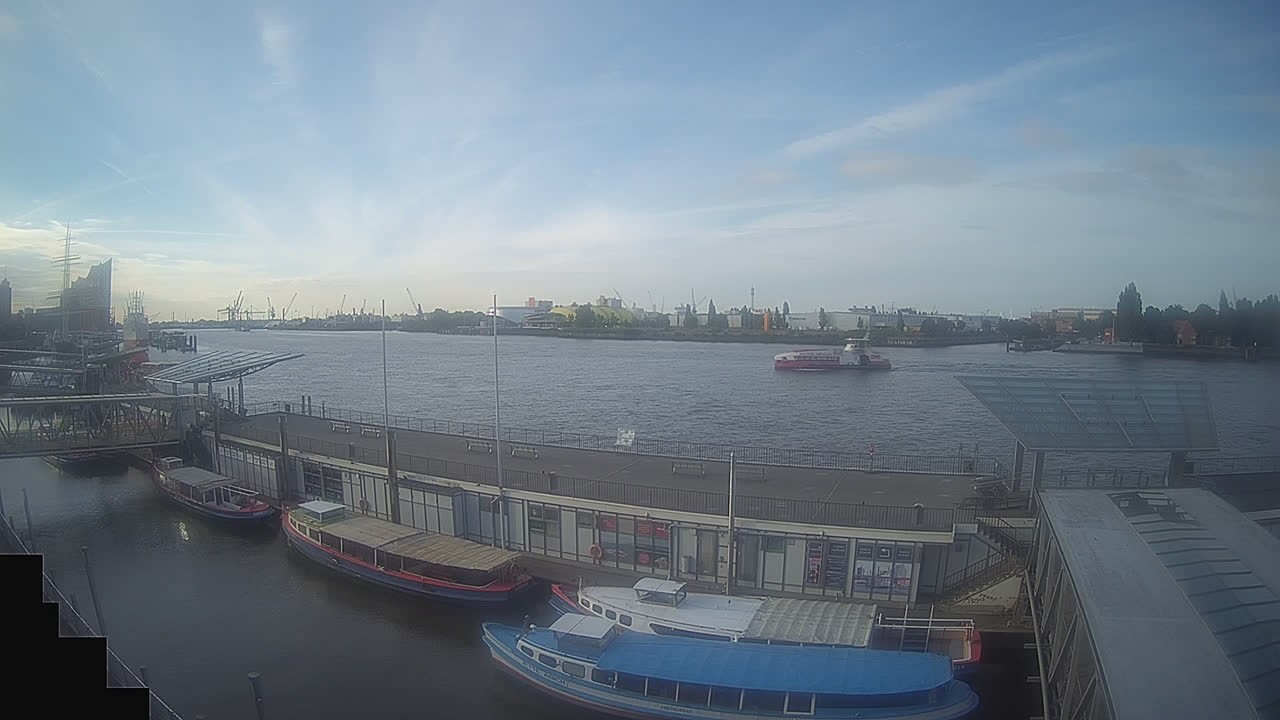 Archiv Foto Webcam Hamburg: Landungsbrücken