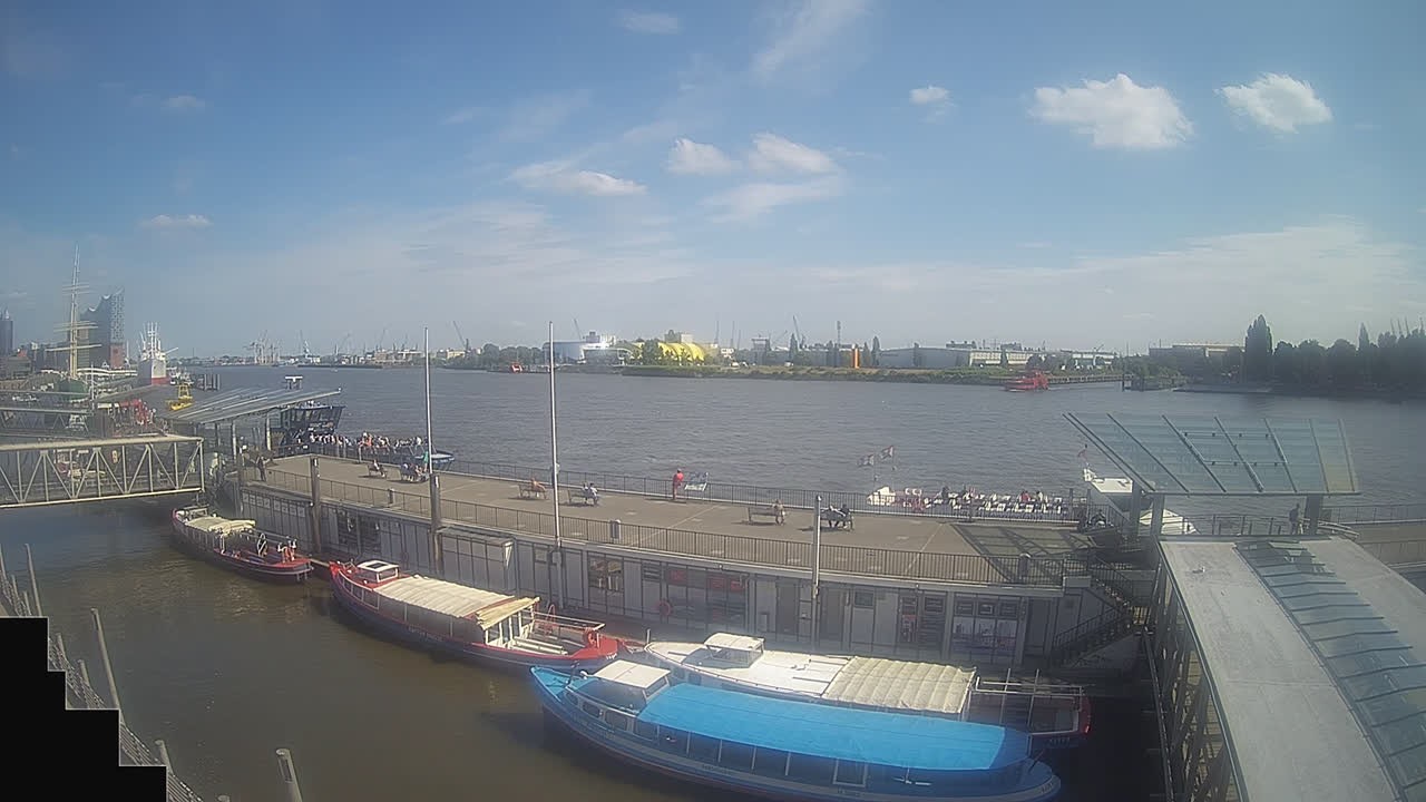 Archiv Foto Webcam Hamburg: Landungsbrücken
