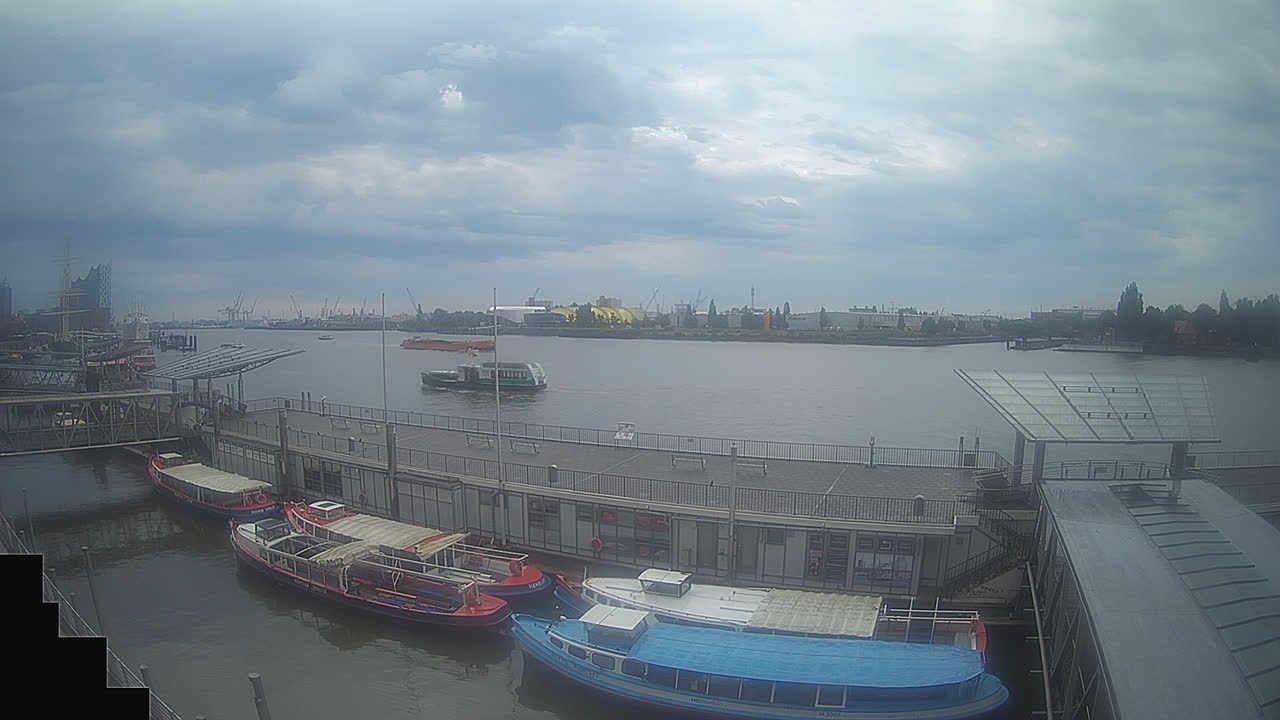 Archiv Foto Webcam Hamburg: Landungsbrücken