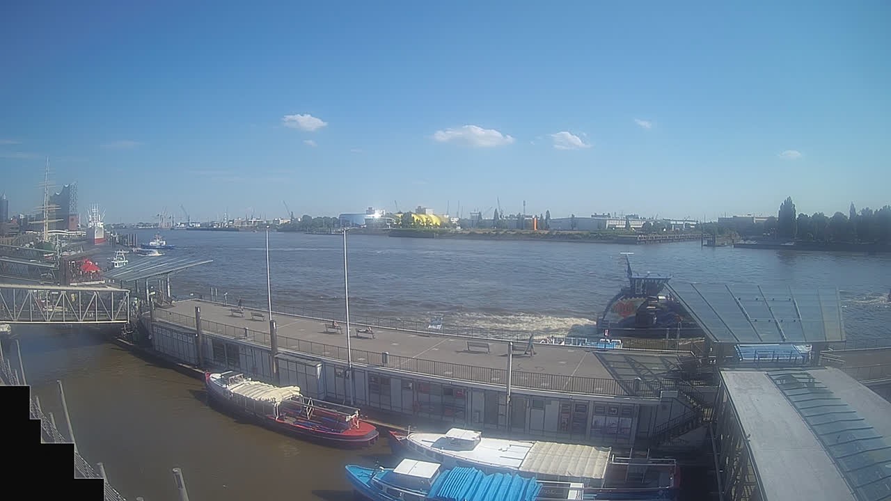 Archiv Foto Webcam Hamburg: Landungsbrücken