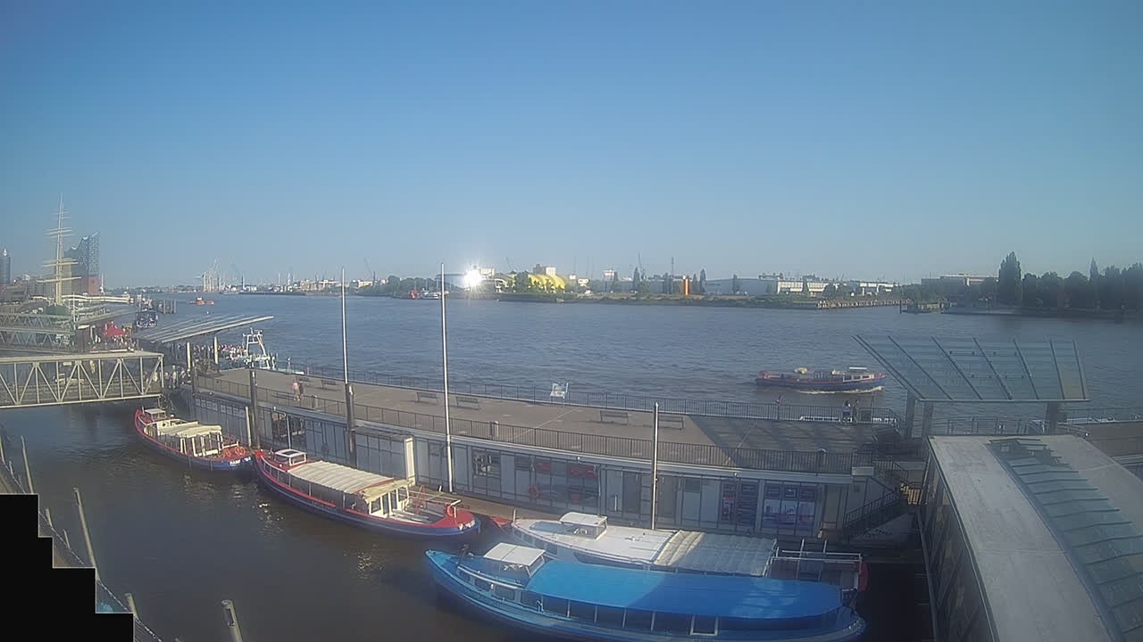Archiv Foto Webcam Hamburg: Landungsbrücken