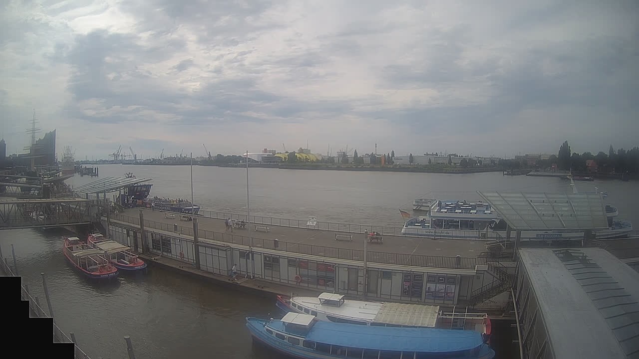 Archiv Foto Webcam Hamburg: Landungsbrücken