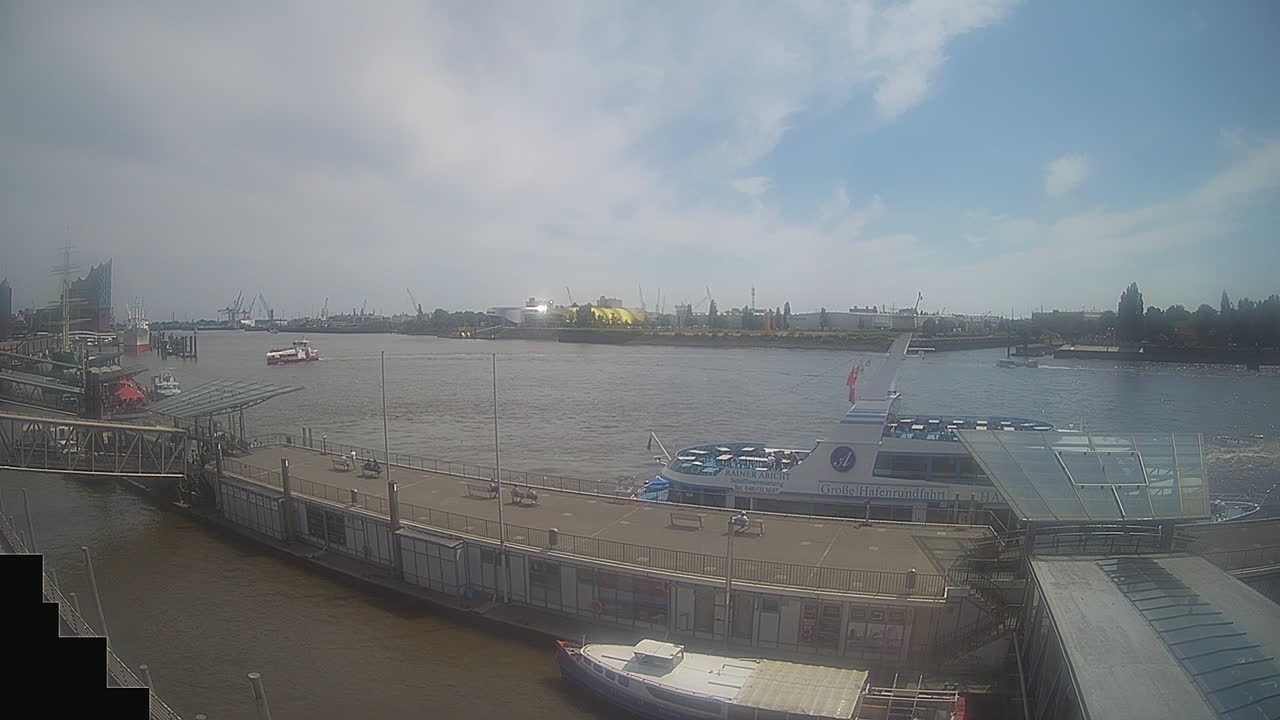 Archiv Foto Webcam Hamburg: Landungsbrücken