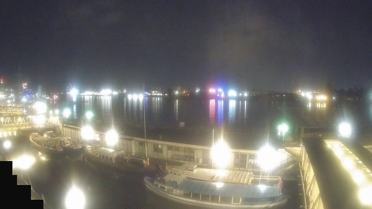 Archiv Foto Webcam Hamburg: Landungsbrücken