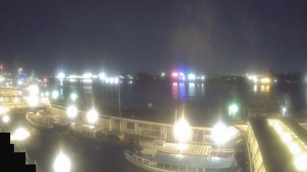 Archiv Foto Webcam Hamburg: Landungsbrücken