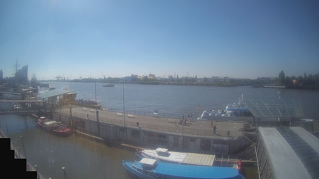 Archiv Foto Webcam Hamburg: Landungsbrücken