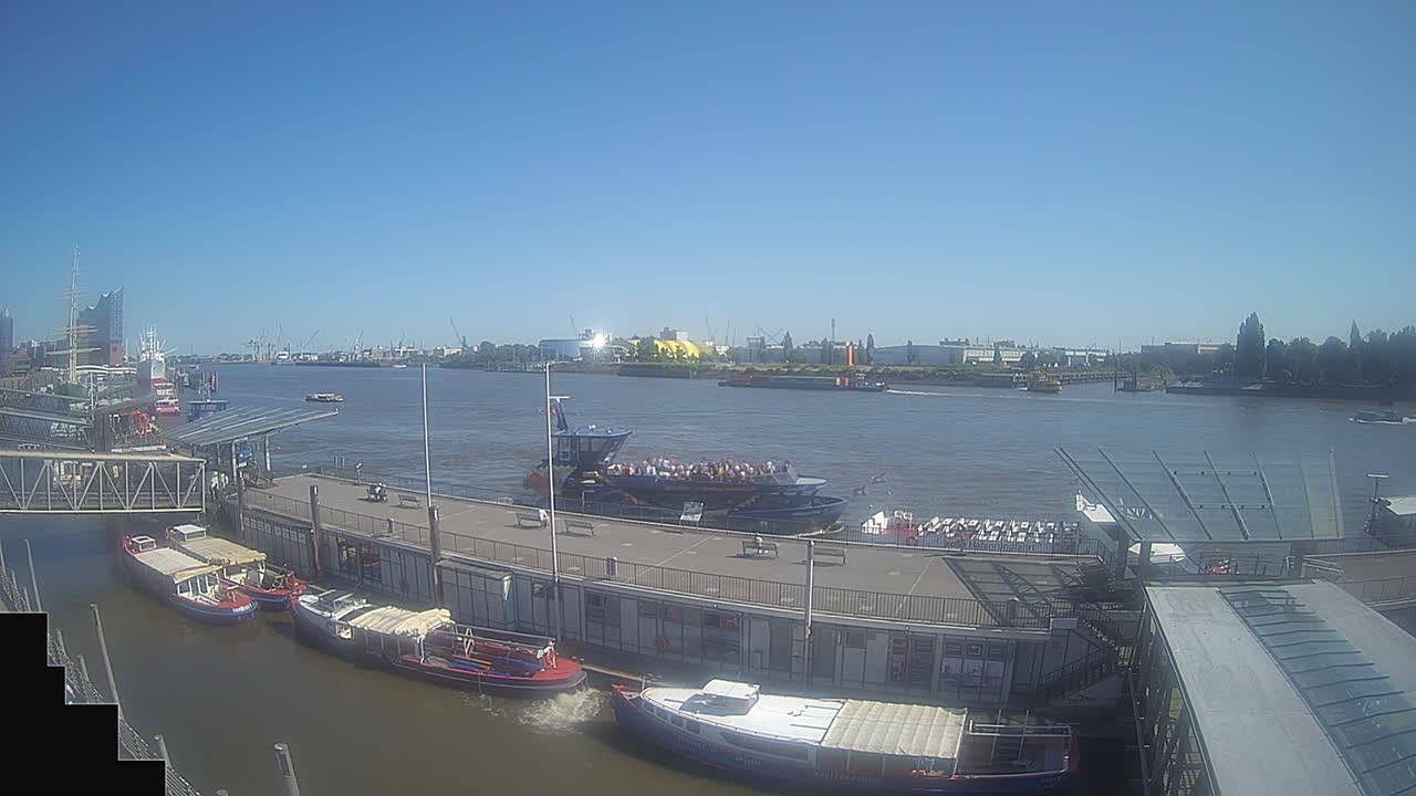 Archived image Webcam Hamburg: Cargo bridges