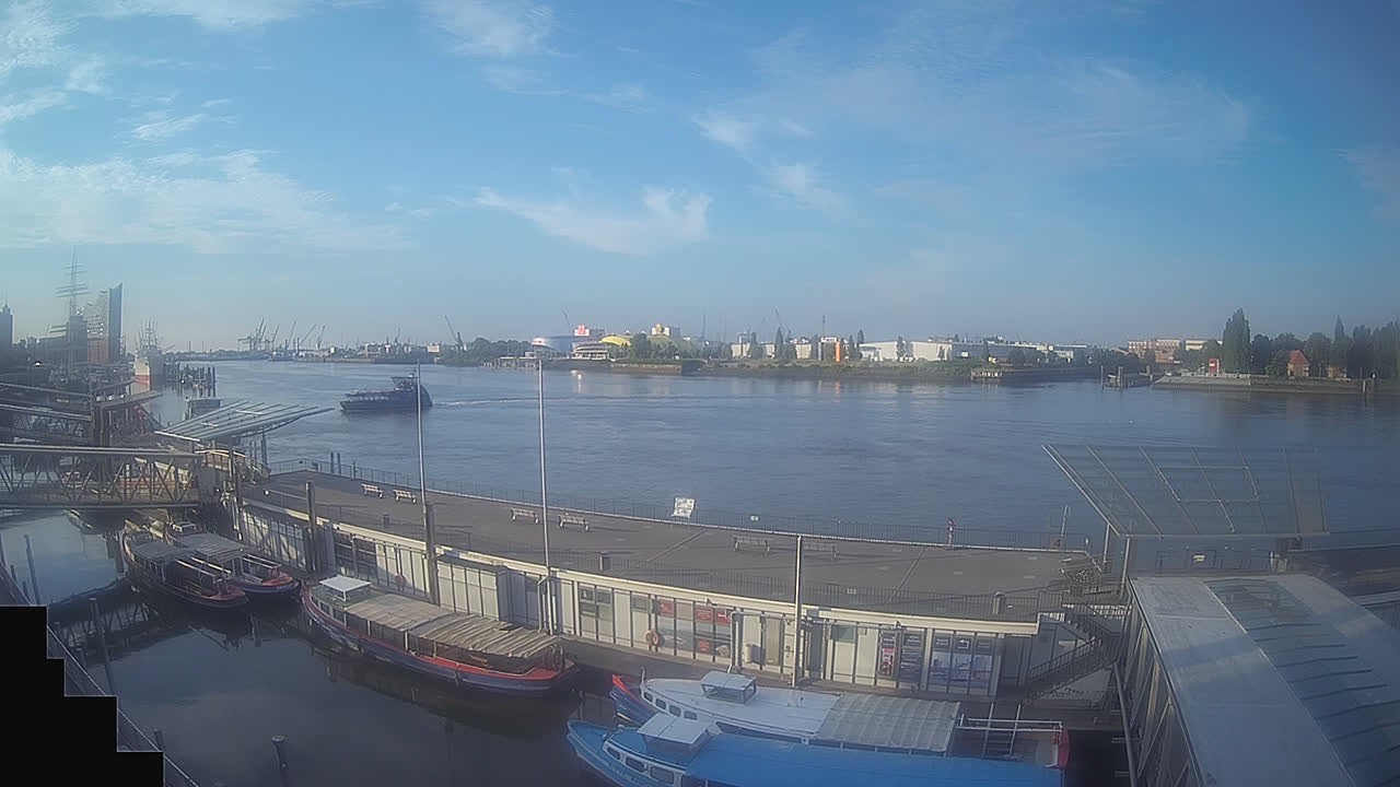 Archiv Foto Webcam Hamburg: Landungsbrücken