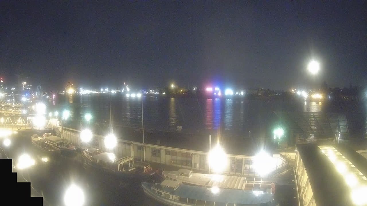 Archiv Foto Webcam Hamburg: Landungsbrücken