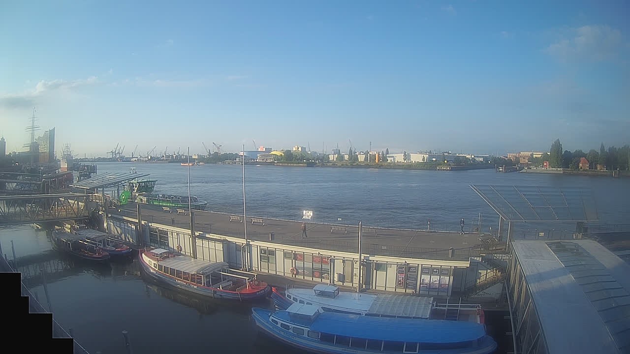 Archiv Foto Webcam Hamburg: Landungsbrücken