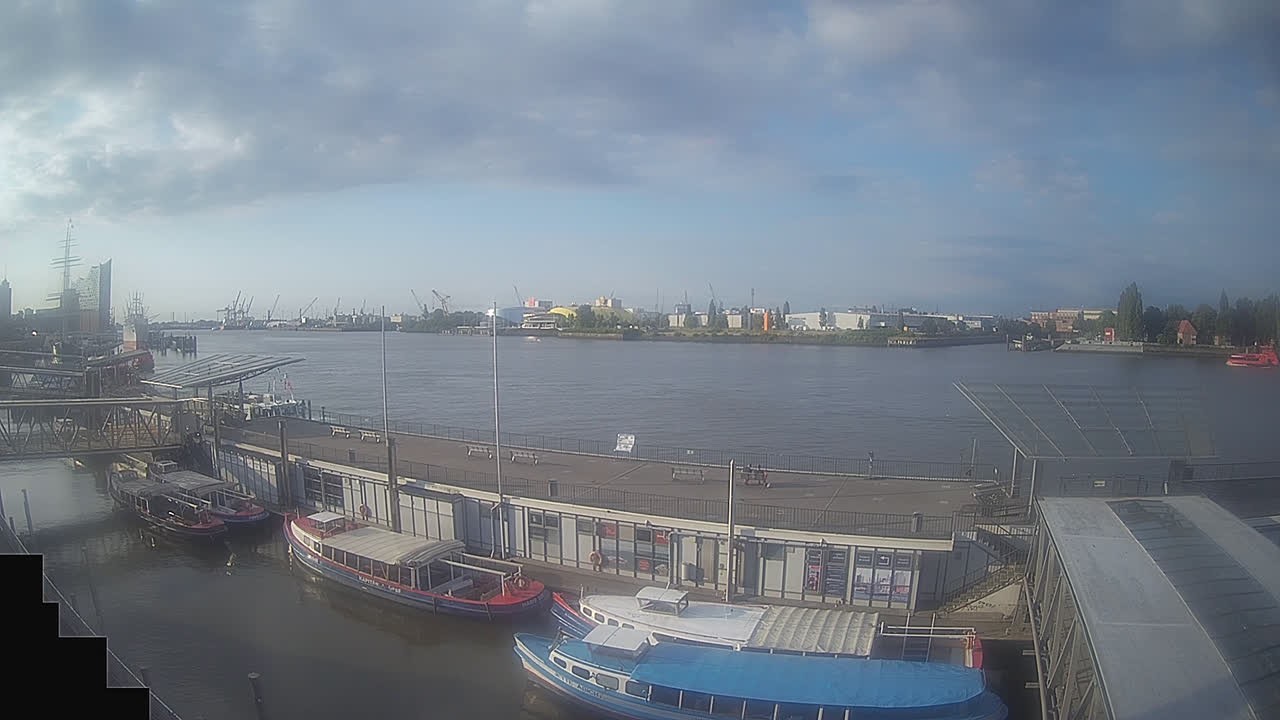 Archiv Foto Webcam Hamburg: Landungsbrücken