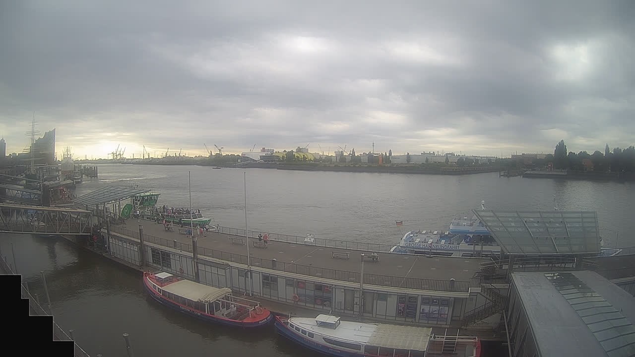 Archiv Foto Webcam Hamburg: Landungsbrücken