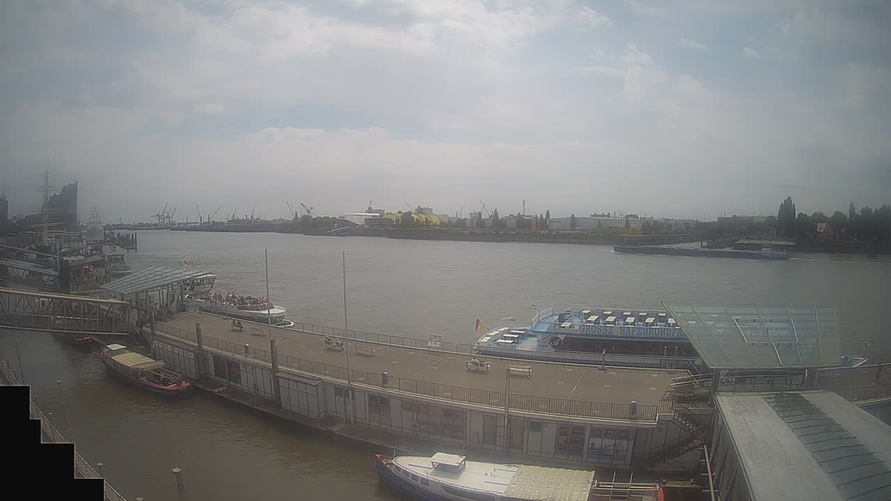 Archiv Foto Webcam Hamburg: Landungsbrücken