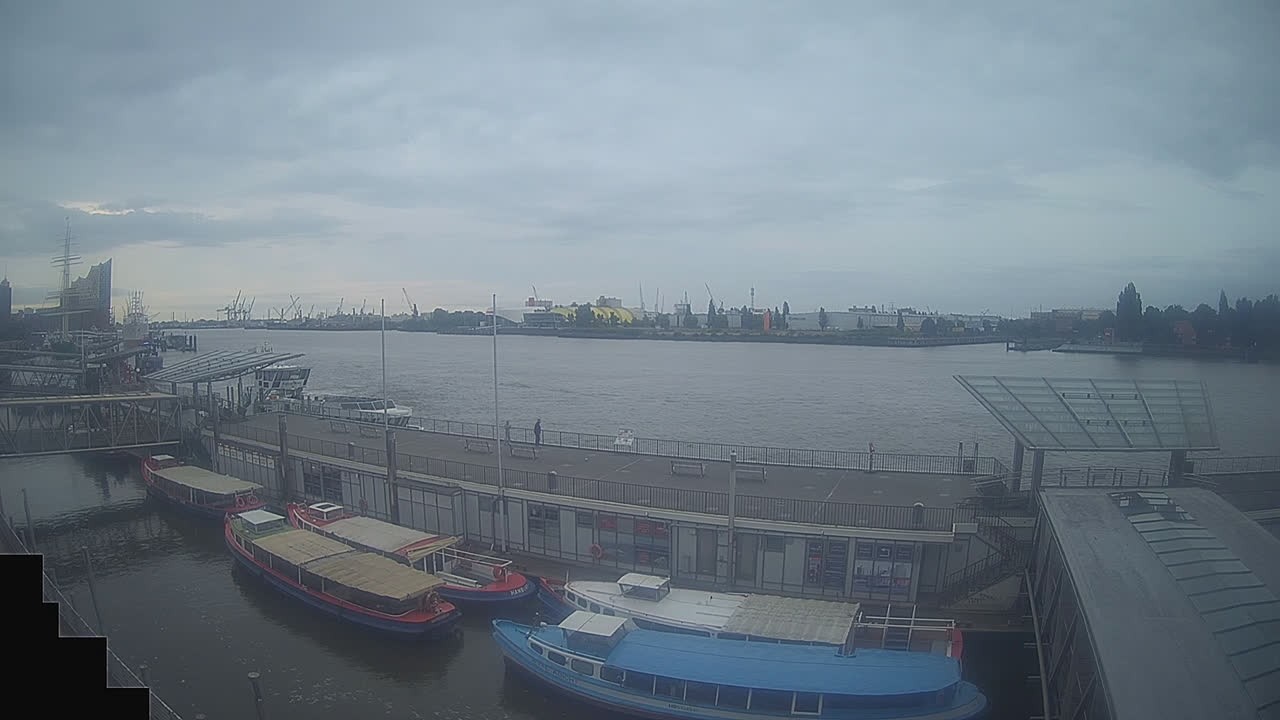 Archiv Foto Webcam Hamburg: Landungsbrücken