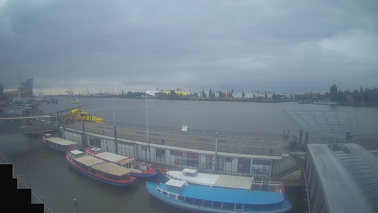 Archiv Foto Webcam Hamburg: Landungsbrücken