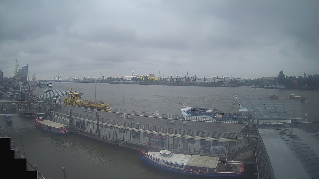 Archiv Foto Webcam Hamburg: Landungsbrücken