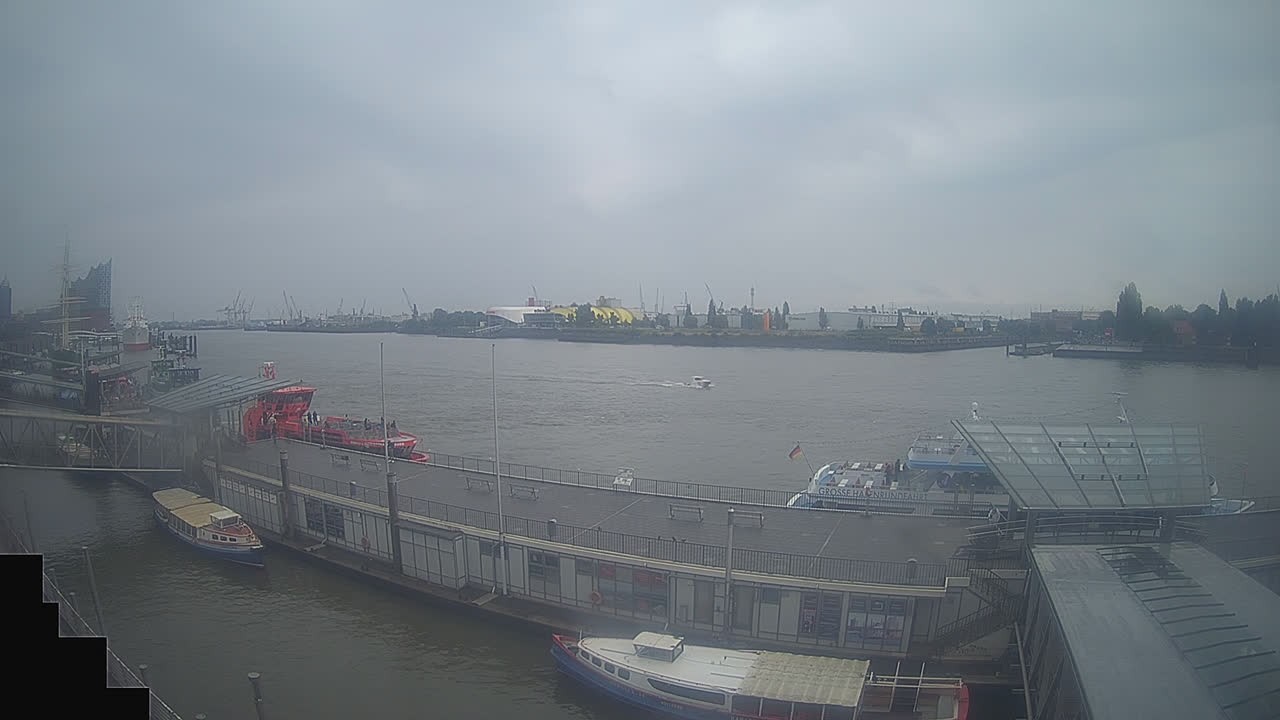 Archiv Foto Webcam Hamburg: Landungsbrücken