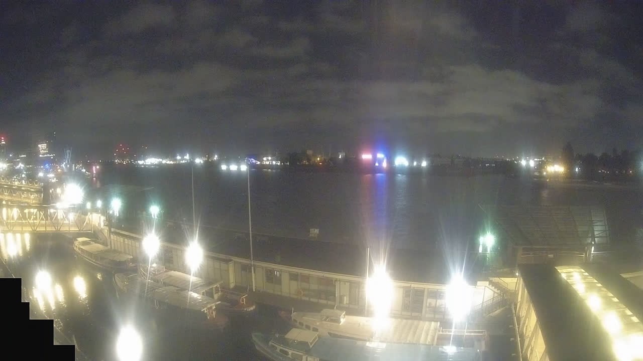 Archiv Foto Webcam Hamburg: Landungsbrücken