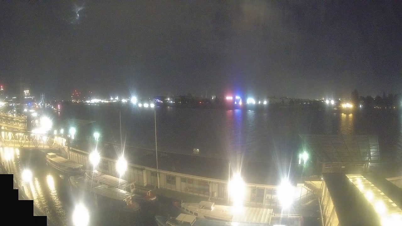 Archiv Foto Webcam Hamburg: Landungsbrücken