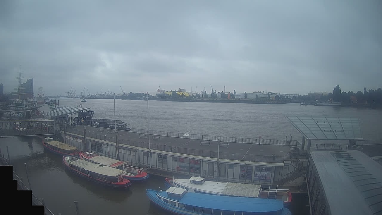 Archiv Foto Webcam Hamburg: Landungsbrücken