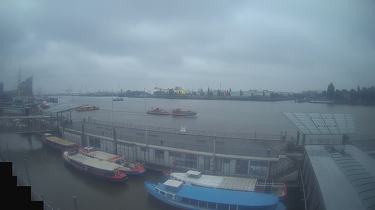 Archiv Foto Webcam Hamburg: Landungsbrücken