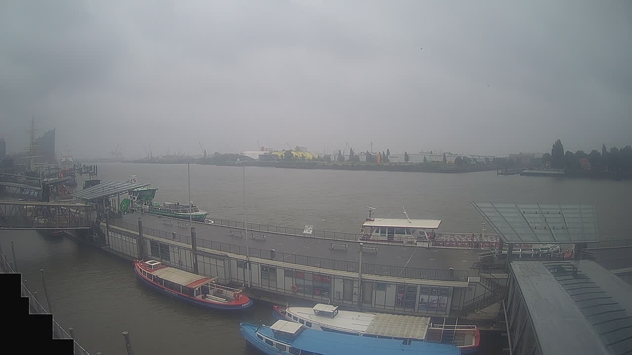 Archiv Foto Webcam Hamburg: Landungsbrücken