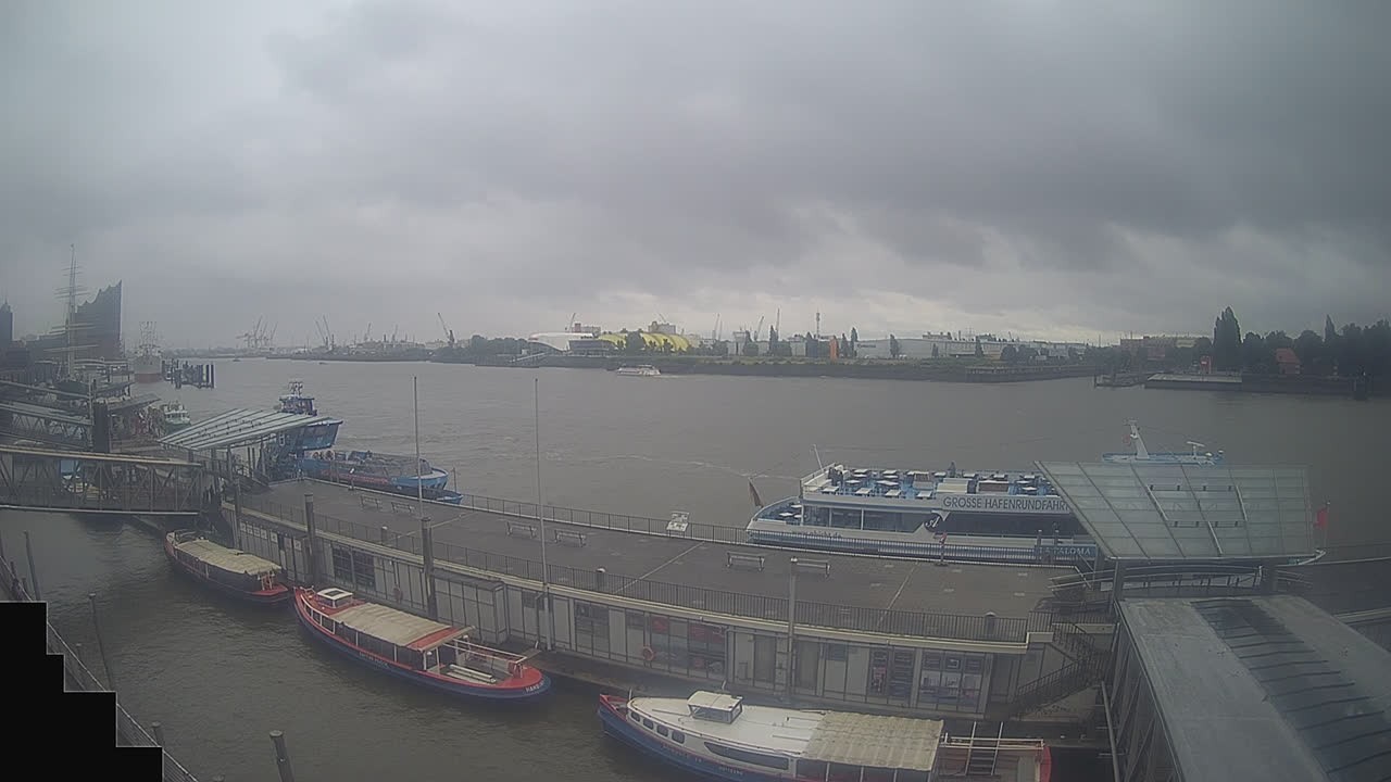 Archiv Foto Webcam Hamburg: Landungsbrücken