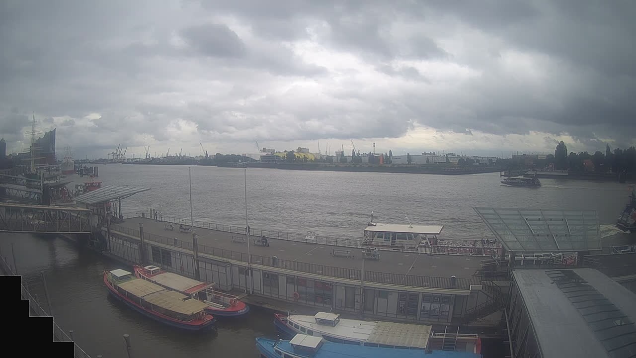 Archiv Foto Webcam Hamburg: Landungsbrücken
