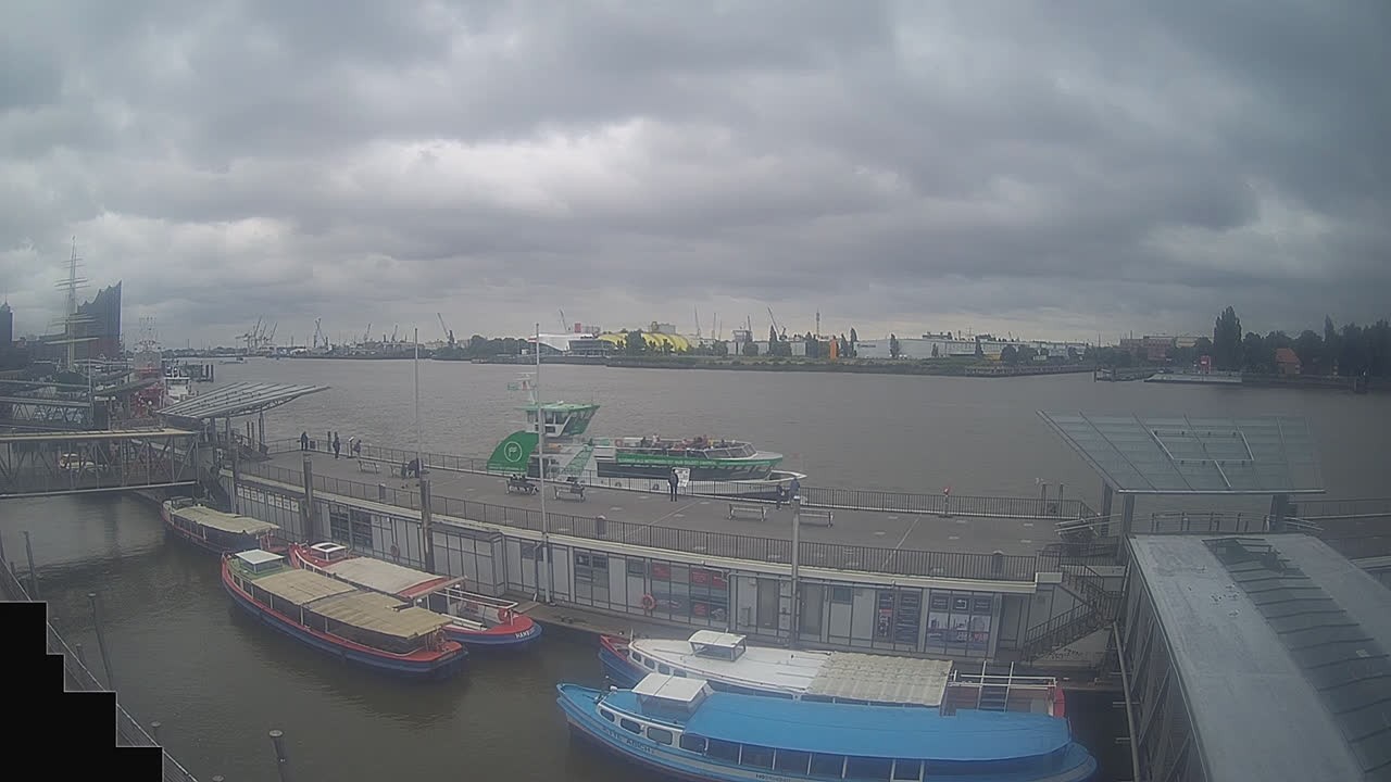 Archiv Foto Webcam Hamburg: Landungsbrücken