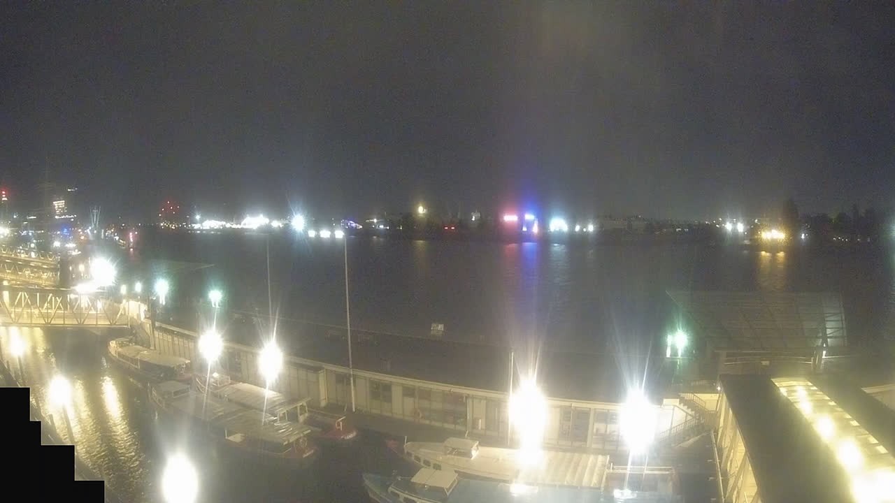 Archiv Foto Webcam Hamburg: Landungsbrücken