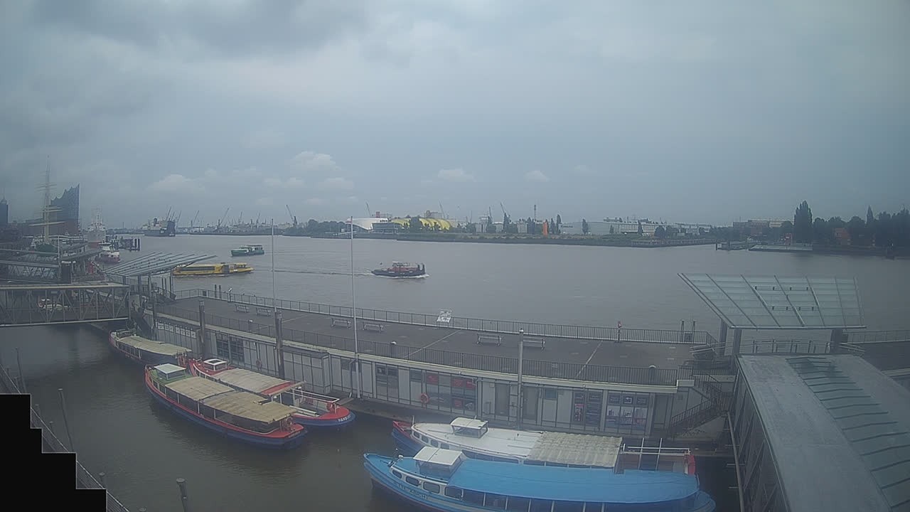 Archiv Foto Webcam Hamburg: Landungsbrücken