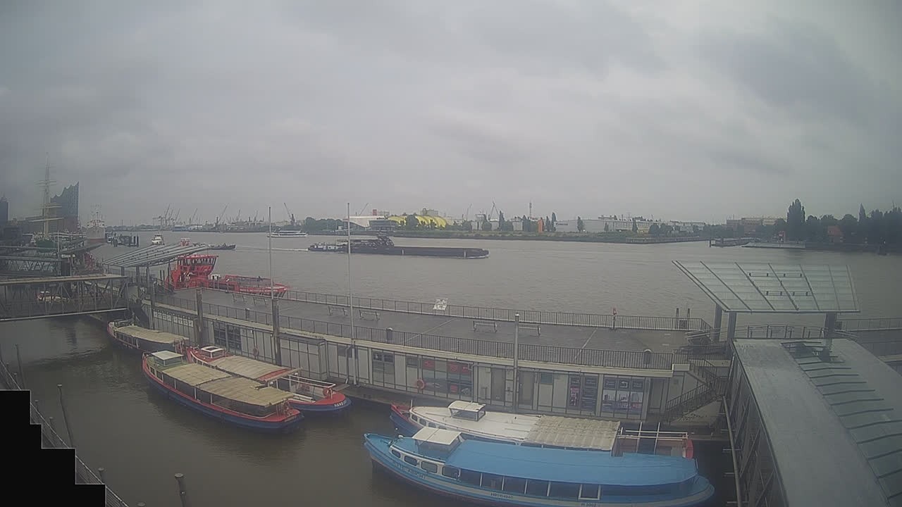 Archiv Foto Webcam Hamburg: Landungsbrücken