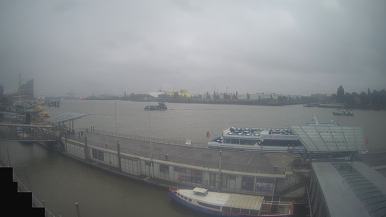 Archiv Foto Webcam Hamburg: Landungsbrücken