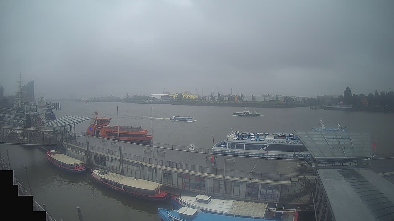 Archiv Foto Webcam Hamburg: Landungsbrücken