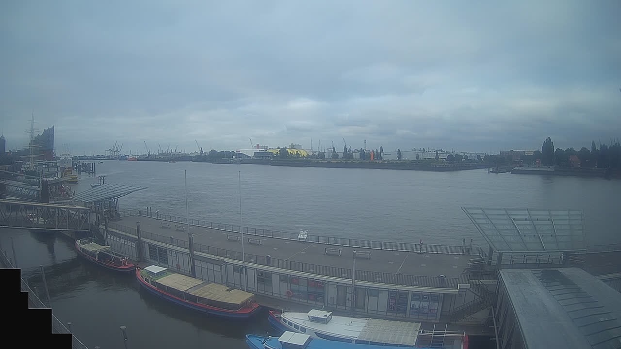 Archiv Foto Webcam Hamburg: Landungsbrücken