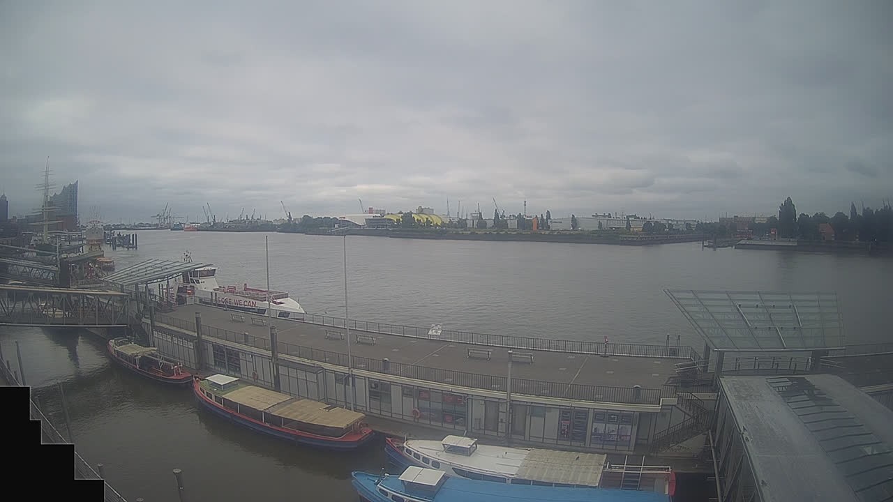 Archiv Foto Webcam Hamburg: Landungsbrücken