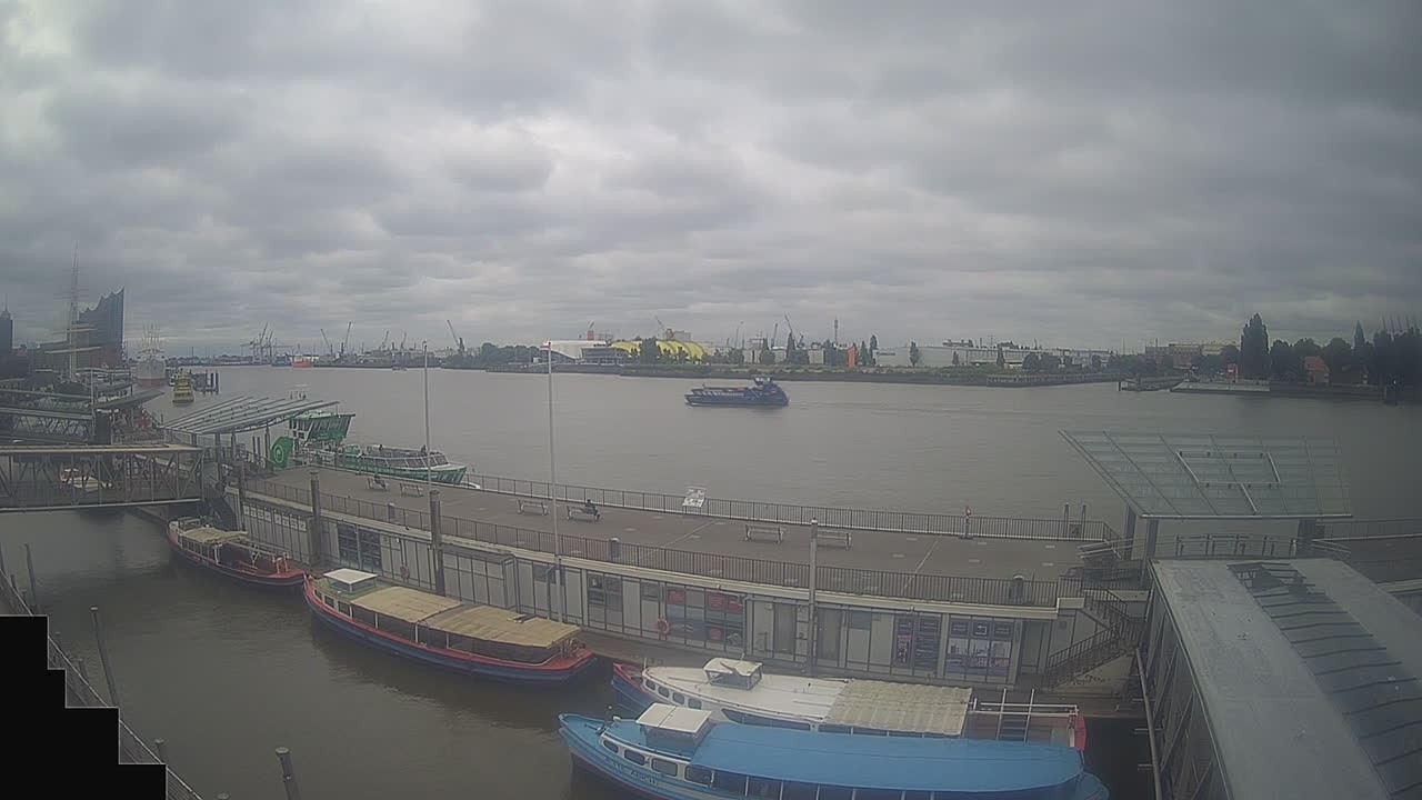 Archiv Foto Webcam Hamburg: Landungsbrücken