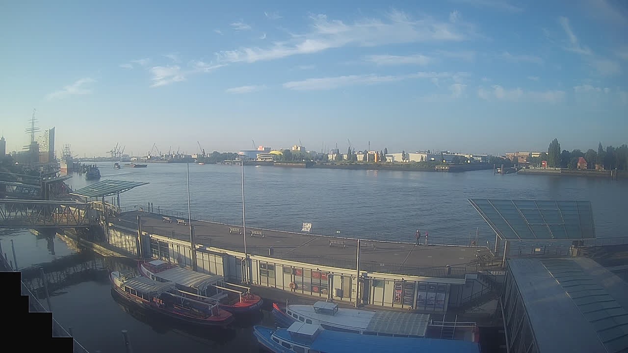 Archiv Foto Webcam Hamburg: Landungsbrücken