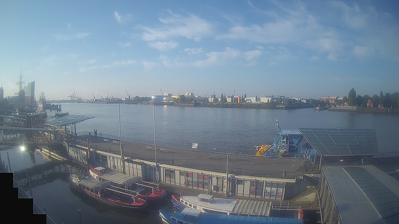 Archiv Foto Webcam Hamburg: Landungsbrücken