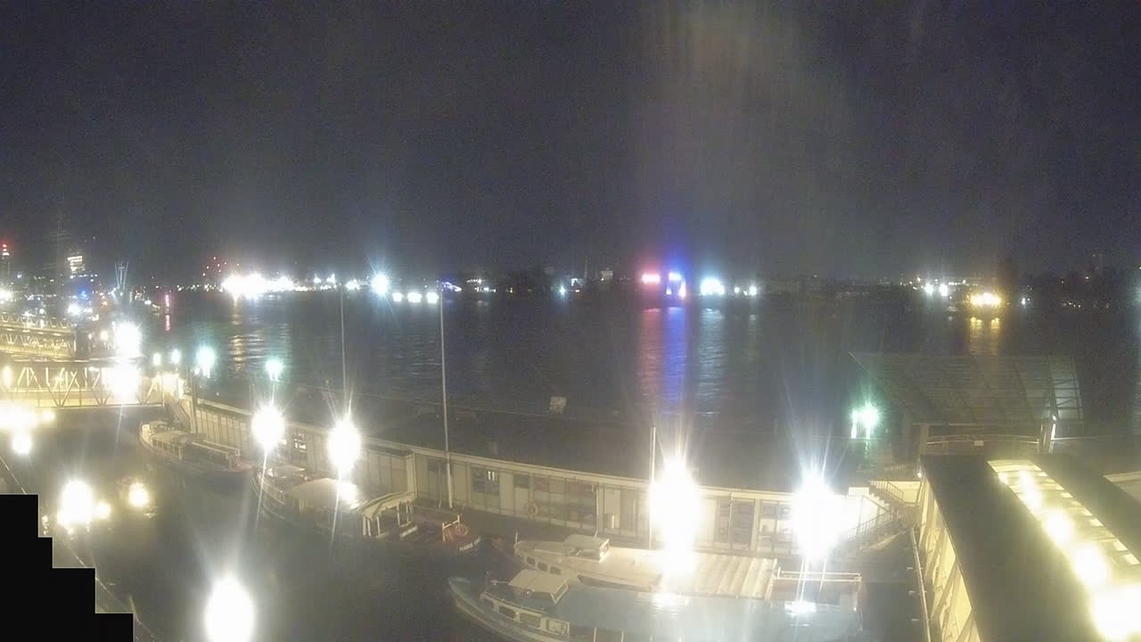Archiv Foto Webcam Hamburg: Landungsbrücken