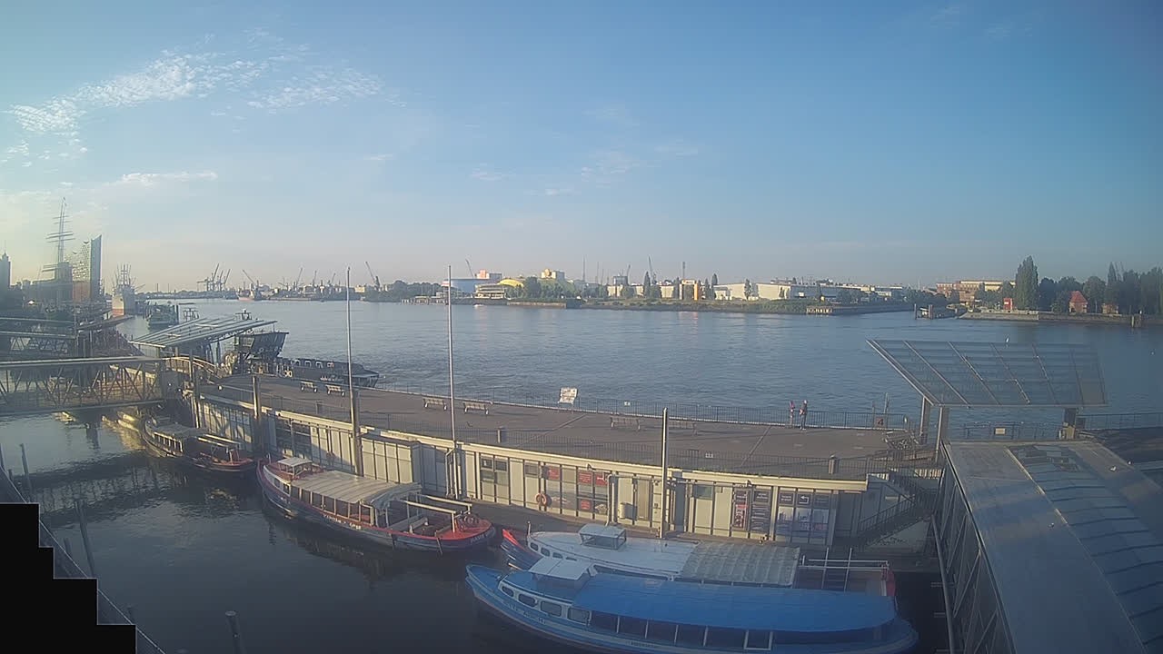 Archiv Foto Webcam Hamburg: Landungsbrücken