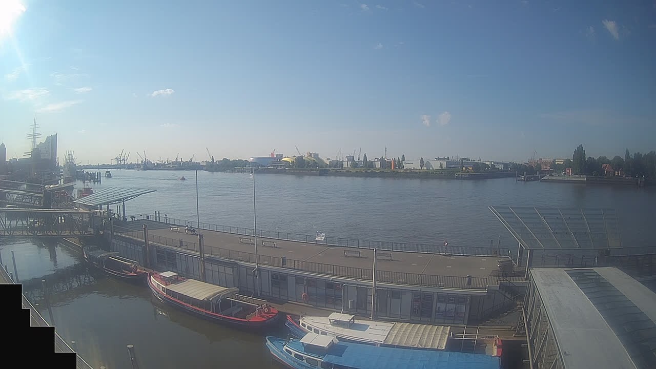 Archiv Foto Webcam Hamburg: Landungsbrücken