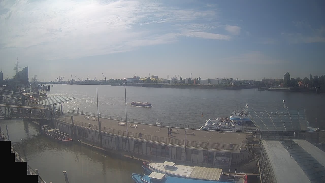 Archiv Foto Webcam Hamburg: Landungsbrücken