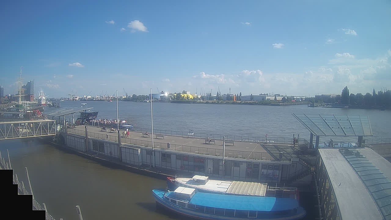 Archiv Foto Webcam Hamburg: Landungsbrücken