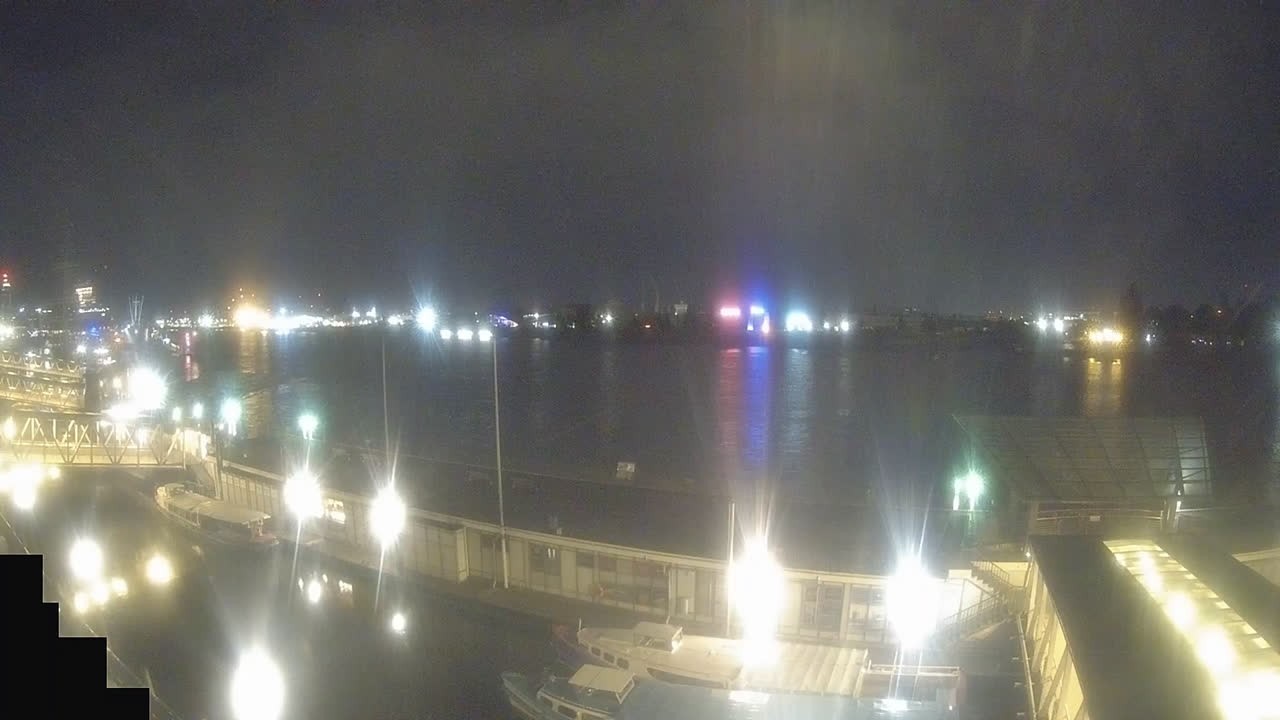 Archiv Foto Webcam Hamburg: Landungsbrücken